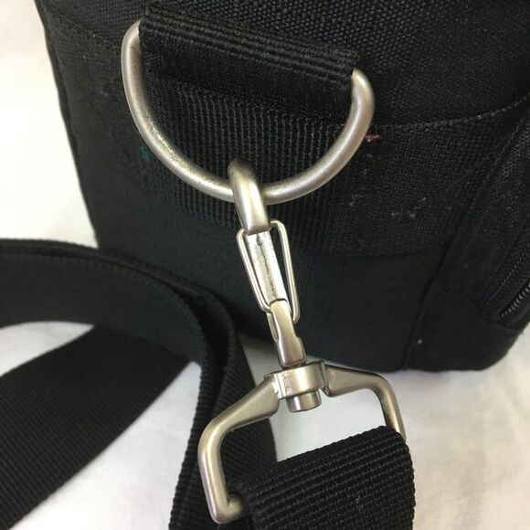 Promaster Black Insulated Zipper Adjustable Strap Camera Bag - Picture 10 of 11